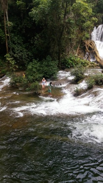 Ik ging met de Maya gids naar de waterval