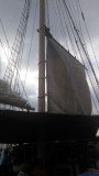 Even op een zeilbootje langs Liberty Island en de skyline van New York