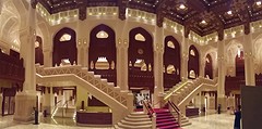 Foyer van het Royal Opera House Muscat