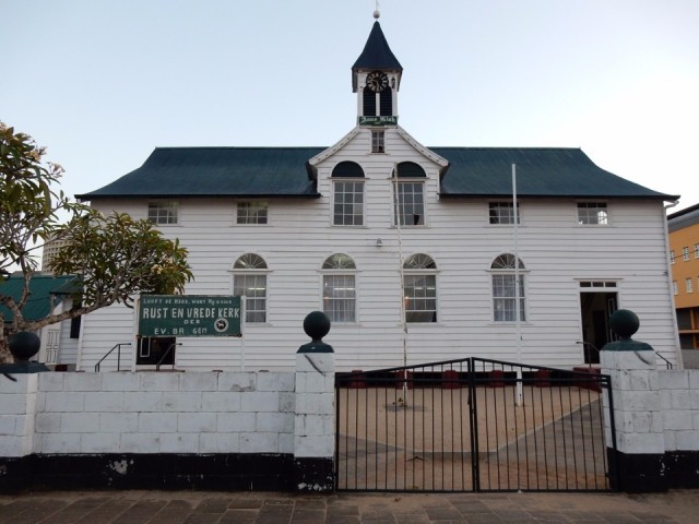 rust en vrede kerk voorkant