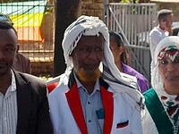 op bezoek