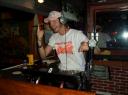 DJ Tinuz aan het werk