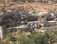 De grotten van Ajanta vanbuiten