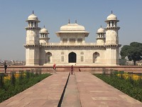 Mausoleum van Itimad ud-Daulah alias 'baby Taj Mahal'