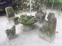 De legende van de stenen stoelen