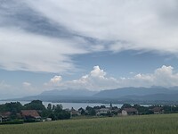 Zicht op de Alpen wandelend naar Thonon-les-Bains