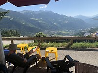Met het been omhoog bij auberge Valezan