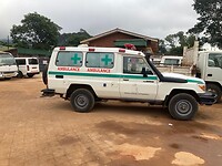 Ambulances bij het ziekenhuis