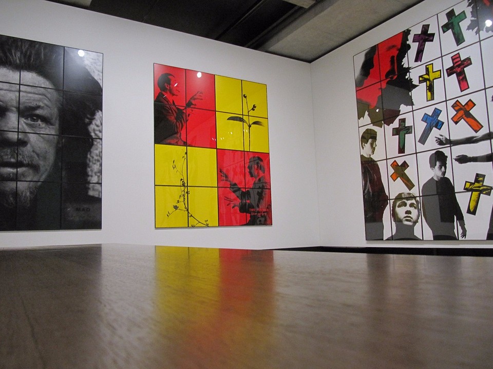 IMG_2609_Mona:  werk van Gilbert en George