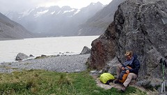 c IMG_2851_Mt Cook - Hooker gletsjermeer - beschutting achter rots