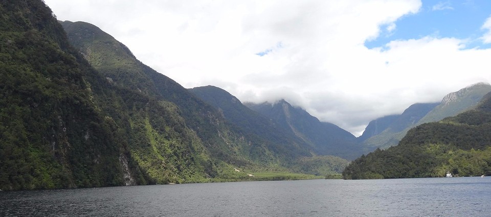 b5_DSC03240_Manapouri - boottocht Doubtful Sound. - vergezichtJPG