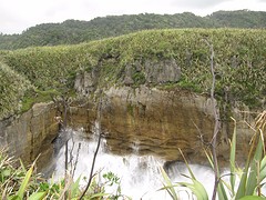 a1_IMG_3876_Punakaiki - pancake rocks. - geweld golvenJPG