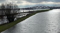 IJssel met brug
