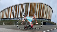 Eindpunt met grote en kleine fiets