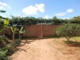Poort richting school