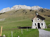 Col des Aravis met kapel