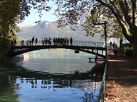 Groepsfoto met Le Lac er achter