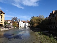 Rivier vanaf het einde van het centrum
