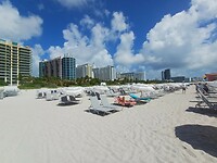 Het is nog rustig op het strand