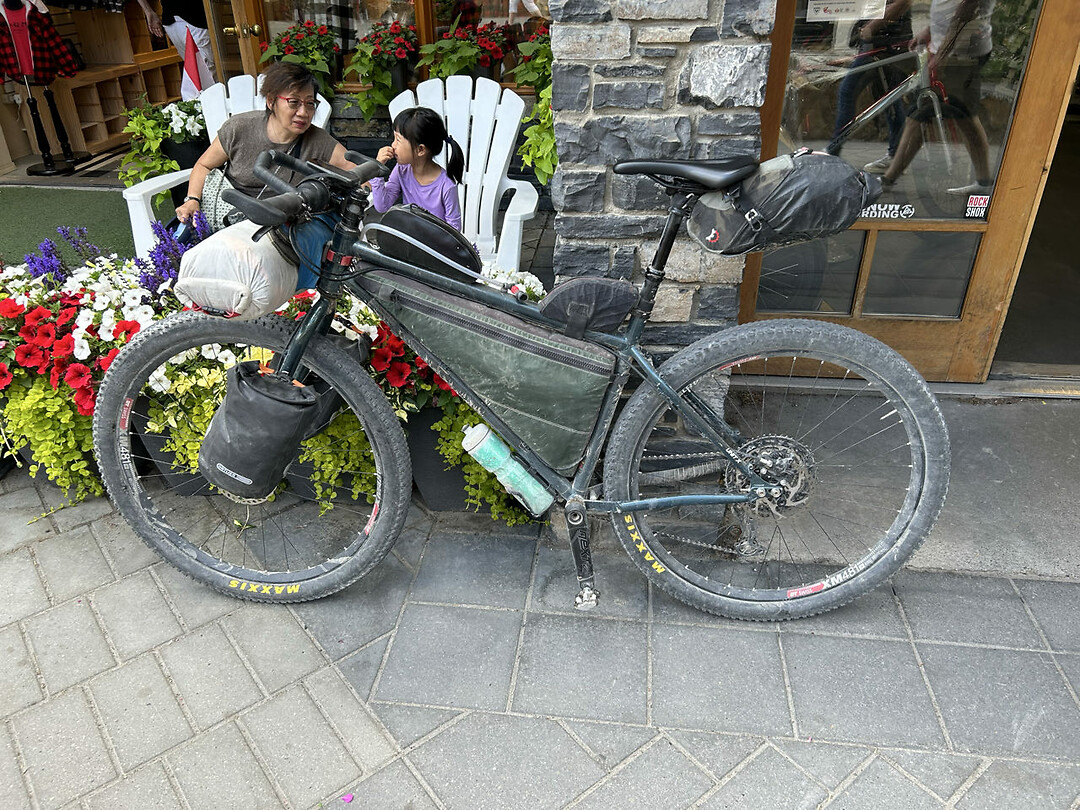 A bike of one if the finishers of the GDMBR, an inspiration for all of us!