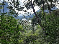 Wandeling, uitzicht punt en grot in Ban Muang Ngoi