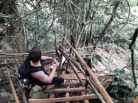 Wandeling, uitzicht punt en grot in Ban Muang Ngoi