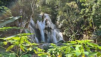 Bij de waterval