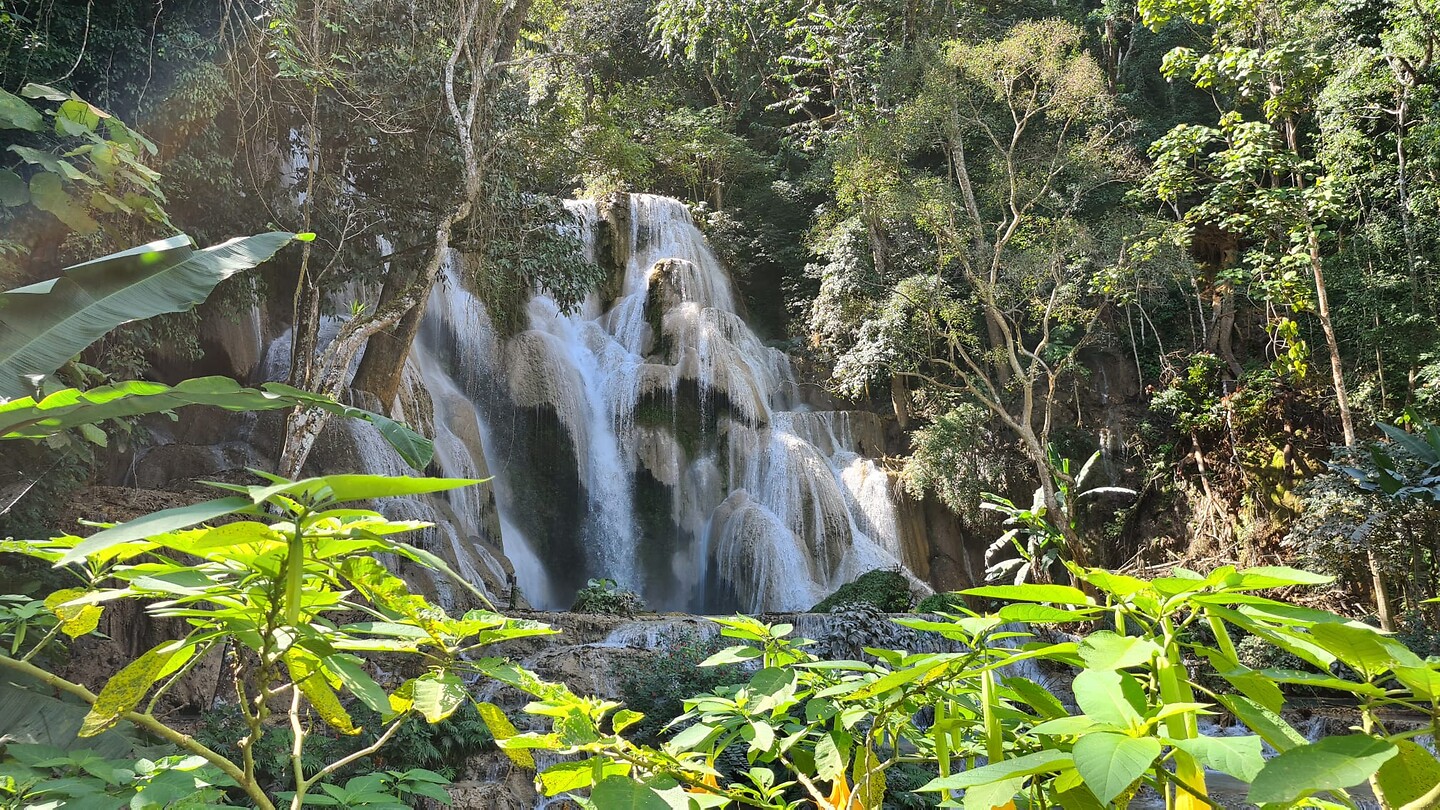 Bij de waterval