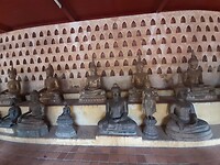 Duizenden Boedha's in Wat Si Saket