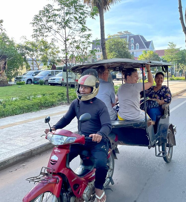 Tuktuk naar de tempels