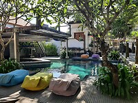 Nusa Lemborgan, by the  good cheer hostal