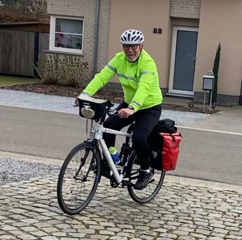 Aankomst. Blij maar vermoeid.