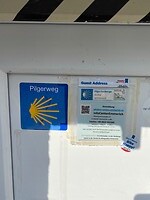 In feite zit ik in een Albergue voor pelgrims op weg naar SdC.