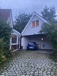 Boven de garage is mijn slaapplek vandaag.