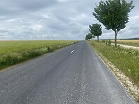 Vandaag lange stukken baan, met constant een sterke tegenwind.