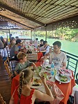 Vandaag hadden we lunch op de Loboc rivier