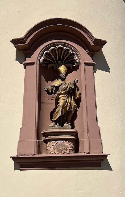 Beeld op een huis.