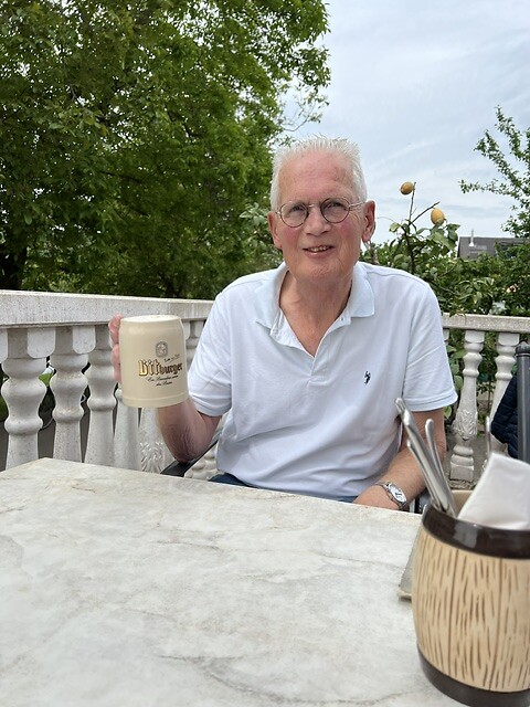 Jan aan het bier.