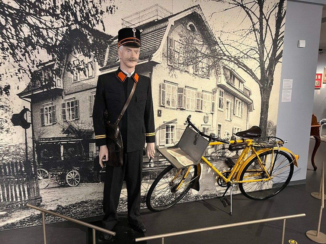 In het postmuseum.