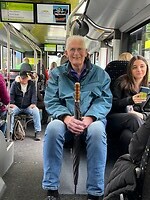 Jan in de bus.