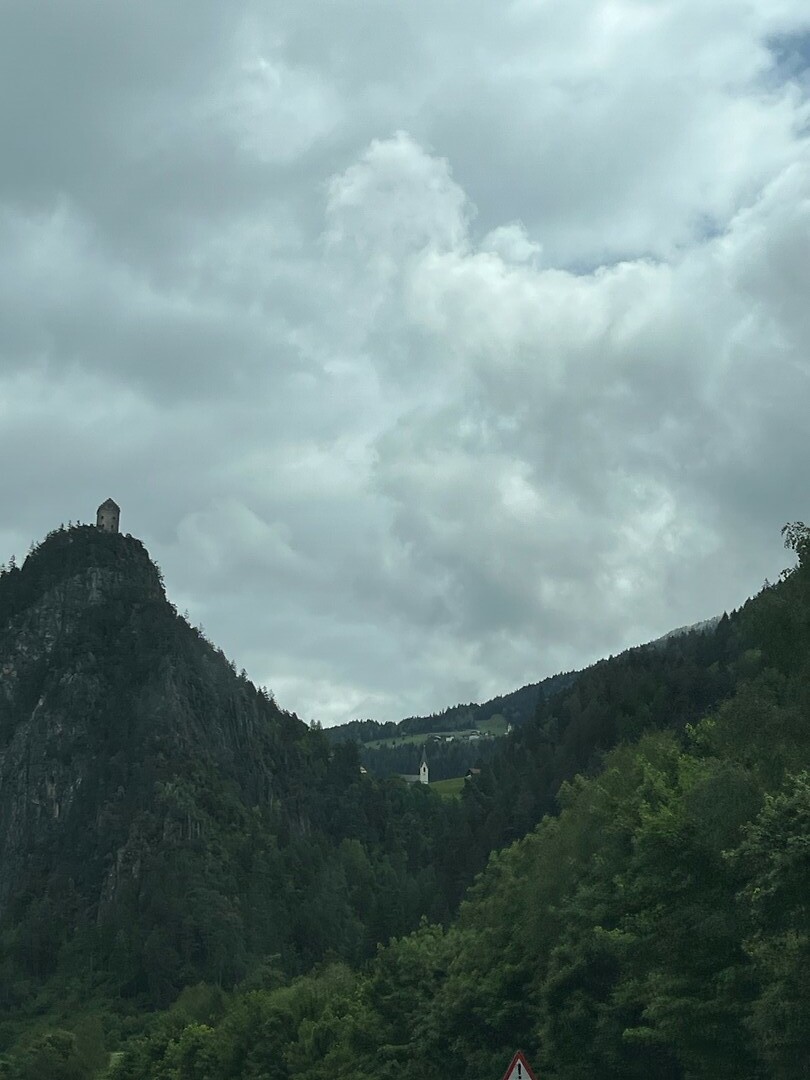 Donkere wolken.