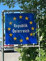 Hier fietsten wij Oostenrijk weer binnen.