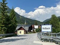 Binnenkomst van Russbach.