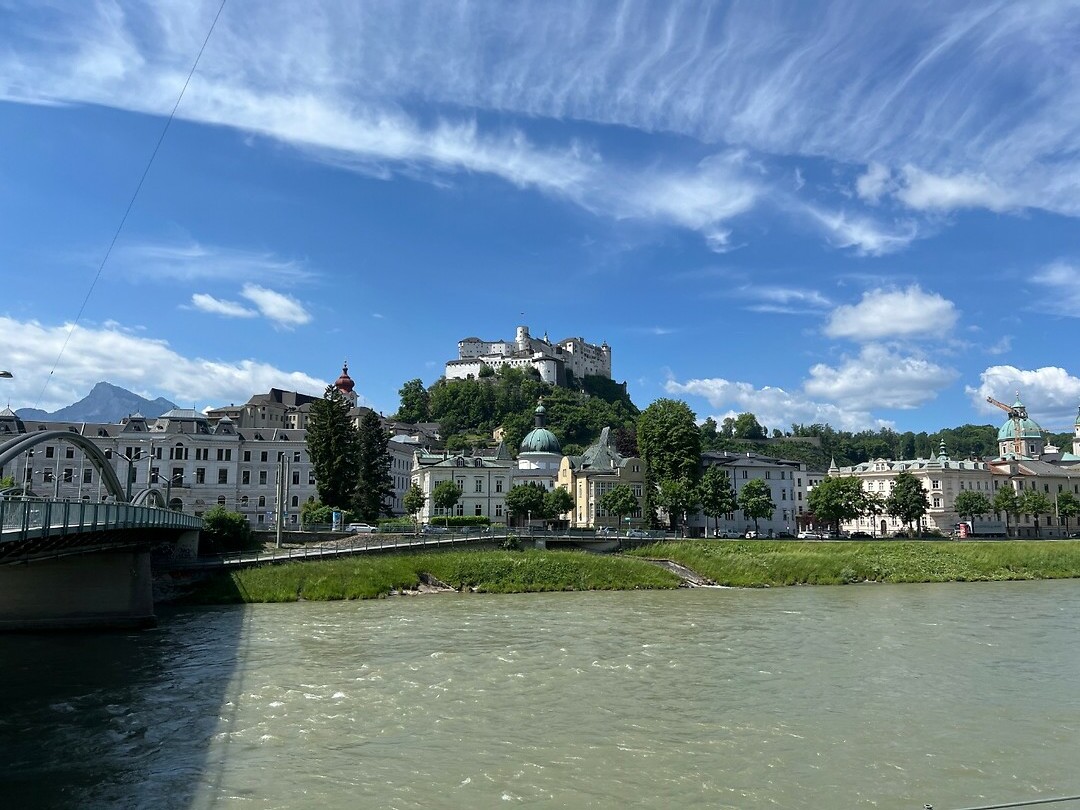 Zicht op Salzburg.