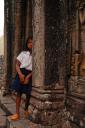 meisje bij de bayon (angkor wat)