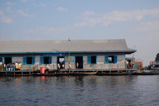 school op het tonle sap lake