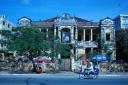 oud koloniaal gebouw in phnom penh