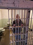 Iets minder opgesloten Mieke