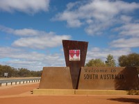 We gaan de grens over vanuit het Northern Territory naar South Australia