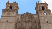 Plaza de Armas met natuurlijk een cathedraal